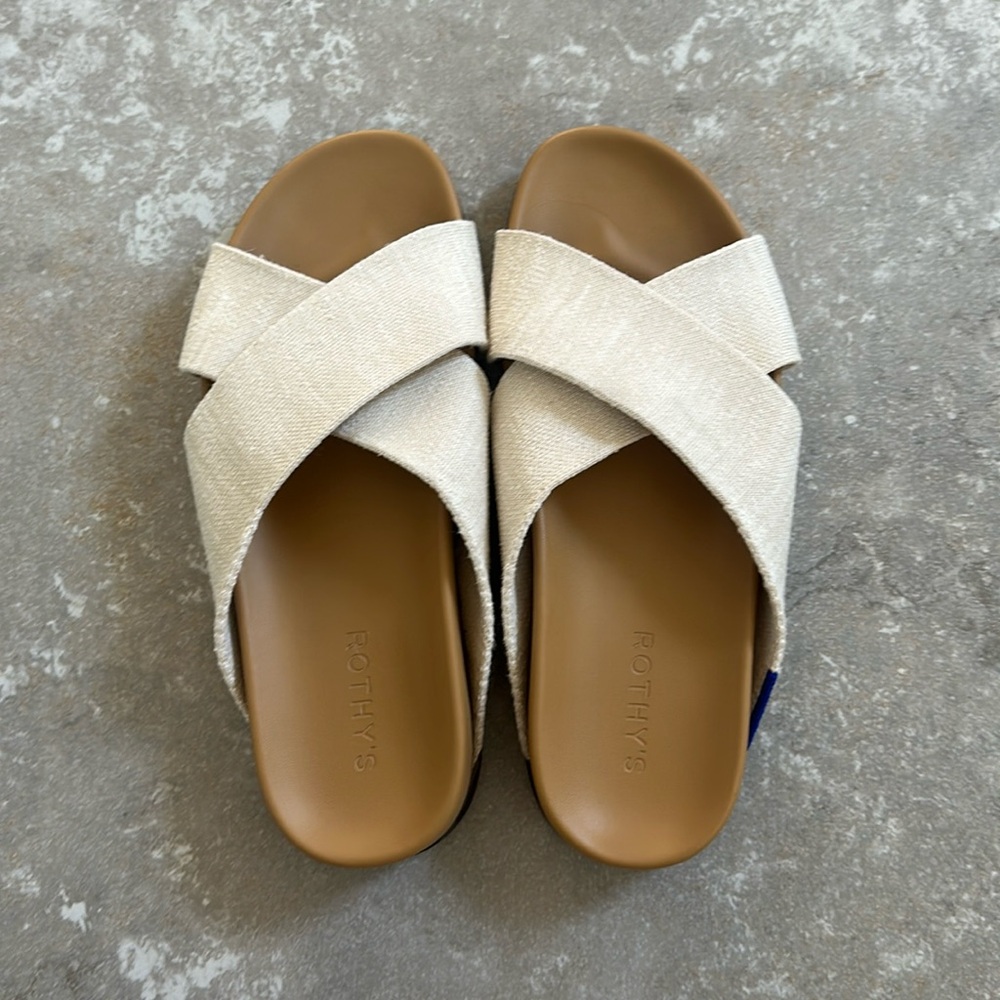 BNWT Rothy’s sandals size 7.5 cream